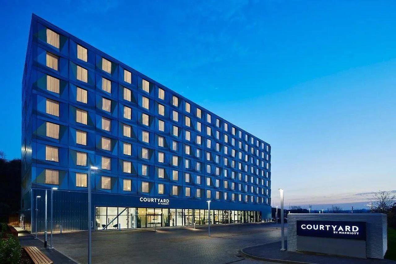 מלון Courtyard By Marriott Luton Airport 4*, לוטון בריטניה